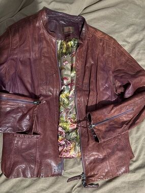 VINTAGE DANIER LEATHER Maroon Leather Bomber Jacket with Floral Lining